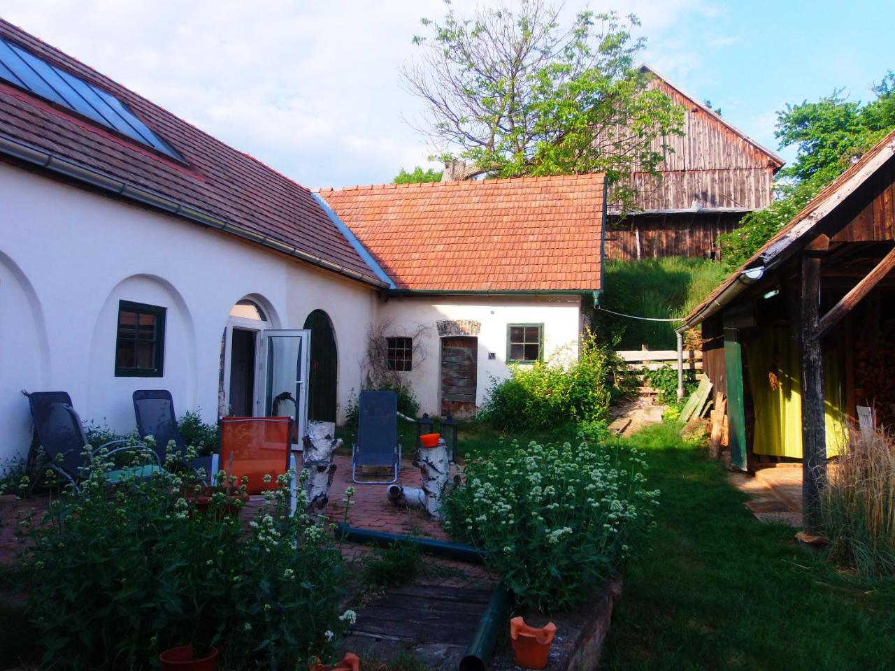 Gaestehaus Weinviertel - Niederoesterreich Siebenhirten Eksteriør billede