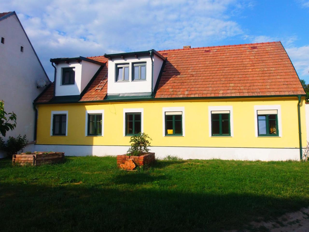 Gaestehaus Weinviertel - Niederoesterreich Siebenhirten Eksteriør billede